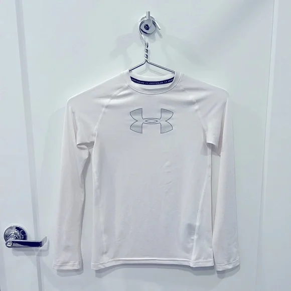 Under armor /UnderArmor/Athletic/ White Logo long-sleeve/ Pre-Loved/Youth Medium